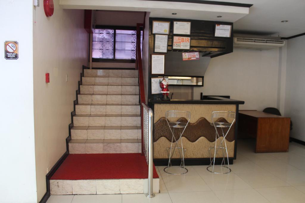 M Hotel Manila Zewnętrze zdjęcie