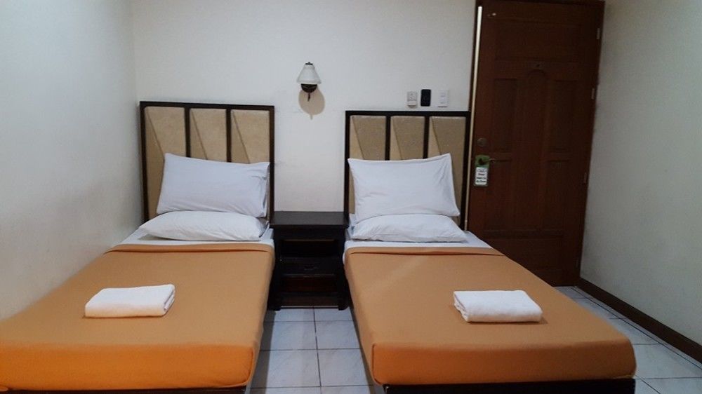 M Hotel Manila Zewnętrze zdjęcie