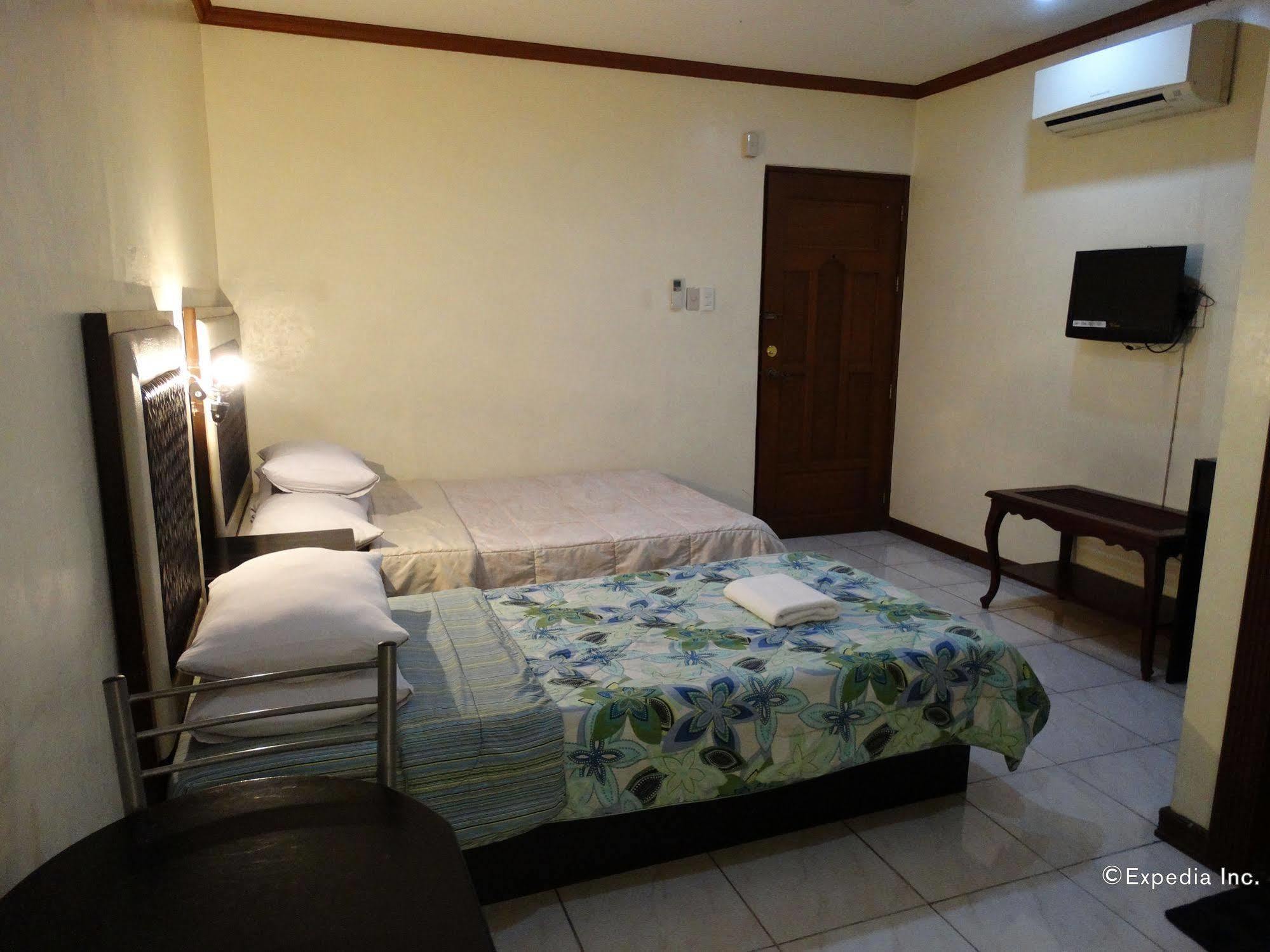 M Hotel Manila Zewnętrze zdjęcie